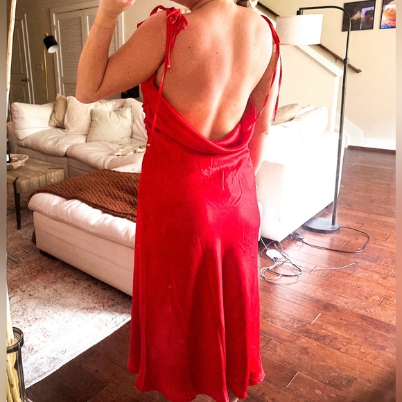 Red satin midi dress - Picture 4 of 4